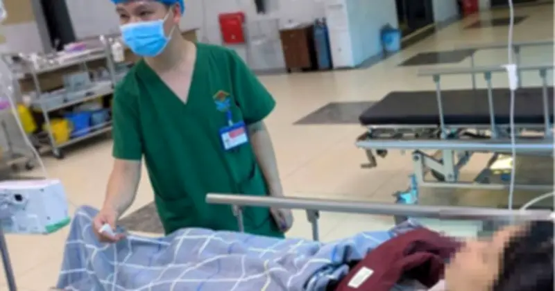 Cảnh báo đột quỵ ở người trẻ: Cô giáo 38 tuổi và thanh niên 21 tuổi nhập viện cấp cứu