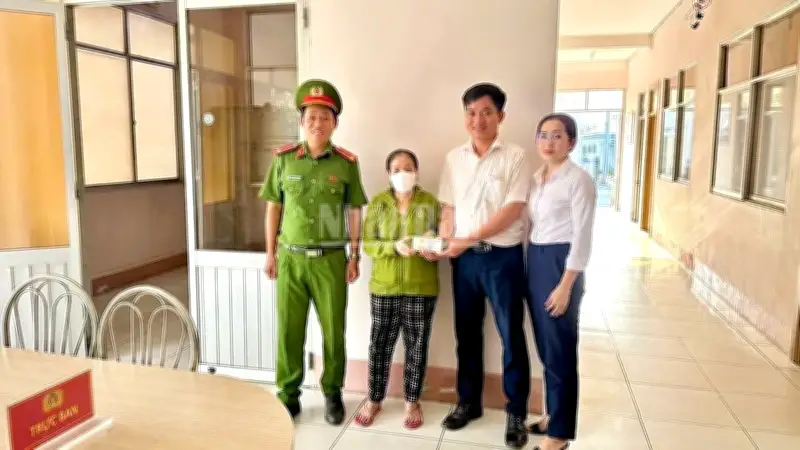 Cảnh giác lừa đảo chuyển tiền nhận quà từ người lạ trên mạng xã hội