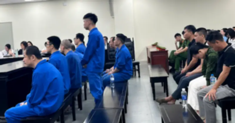 Cảnh giác với chiêu thức câu kết với đàn ông nước ngoài để rút tiền từ thẻ người khác