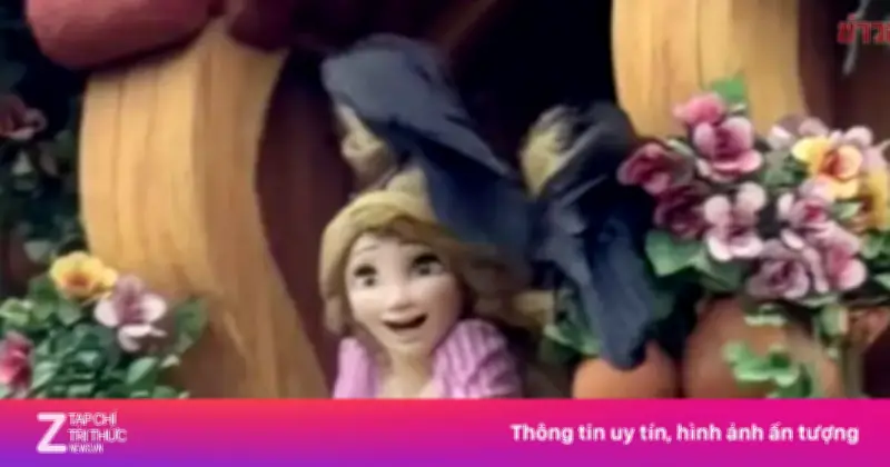 Cảnh hai con quạ tấn công công chúa tóc mây ở Disney Nhật Bản gây sốc