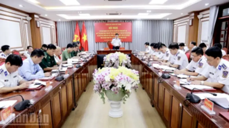 Cảnh sát biển Việt Nam siết chặt quản lý, quyết tâm gỡ 'thẻ vàng' IUU