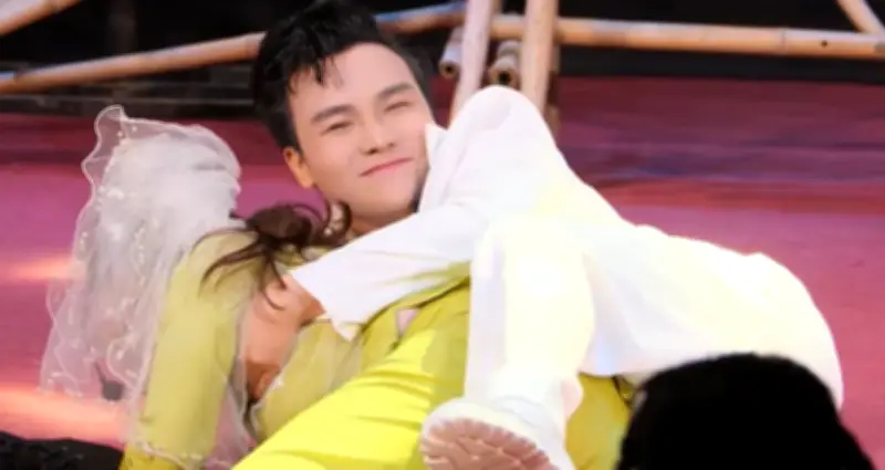 Con cháu gái NSƯT Vũ Linh đua nhau làm ca sĩ và chuyện chi tiền hát với NSND