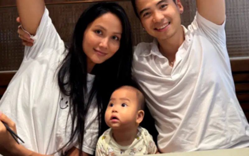 Con gái 7 tháng tuổi nhà H'Hen Niê khoe biểu cảm hài hước khiến fan 'tan chảy'