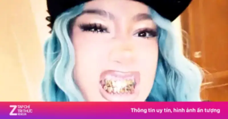 Con gái Kim Kardashian gây tranh cãi với bộ trang sức răng vàng nguyên khối