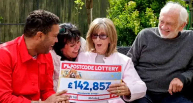 Cặp vợ chồng trúng căn nhà 60 năm trước, nay lại trúng độc đắc 5 tỷ đồng