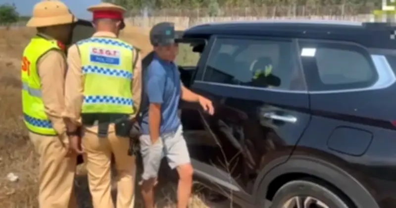 CSGT hỗ trợ tài xế mệt mỏi dừng xe trên cao tốc Vĩnh Hảo - Phan Thiết