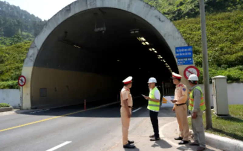 CSGT TP Huế siết quản lý thanh thiếu niên vi phạm để phòng ngừa tai nạn thương tâm