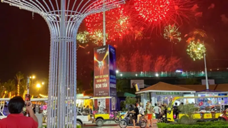 Cát Hải Cấm Đỗ Xe Lớn Tại Trung Tâm Du Lịch Cát Bà Để Giảm Ùn Tắc