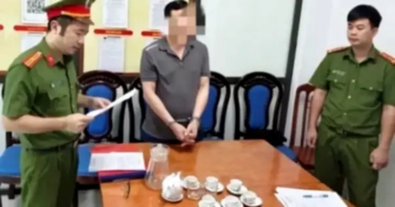 Cựu cán bộ tỉnh ủy bị bắt tạm giam vì lừa đảo xin việc ngân hàng