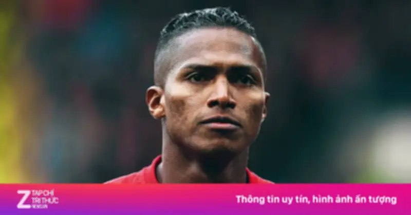 Cựu Sao MU Antonio Valencia Gây Sốc Khi Gia Nhập Đội Bóng Nghiệp Dư Wythenshawe Amateurs