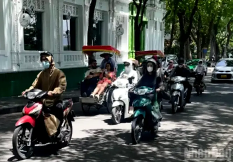 Dự báo thời tiết 10/4: Nắng nóng gay gắt bao trùm nhiều khu vực trên cả nước