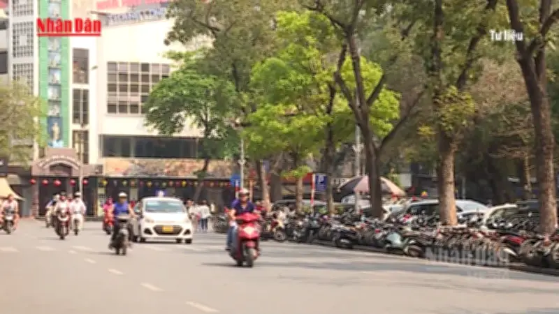 Dự báo thời tiết 12/4: Nắng nóng gay gắt, Trung Bộ có nơi vượt 40 độ C