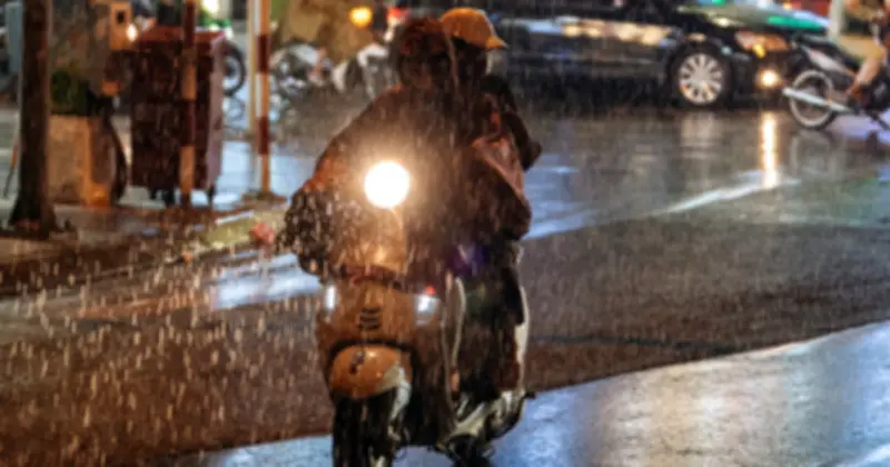 Dự báo thời tiết: Bắc Bộ mưa dông, Trung Bộ nắng nóng dịu dần từ ngày 17/4