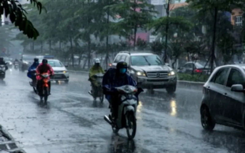 Dự báo thời tiết hôm nay 25/4: Bắc Bộ hửng nắng, Trung Bộ mưa rào