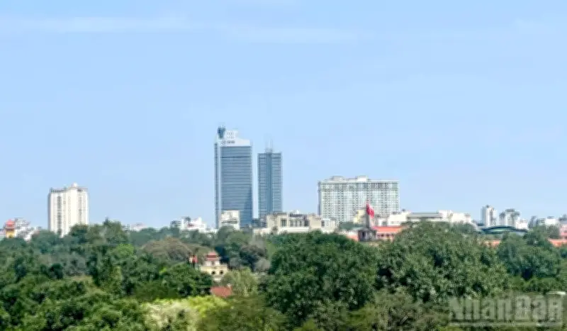 Dự báo thời tiết ngày 2/4: Nắng nóng cục bộ, đề phòng mưa dông kèm lốc sét