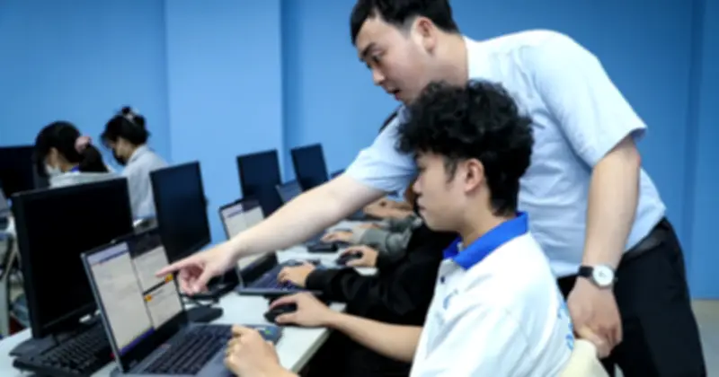 Dự thảo tăng lương cơ sở lên 2,53 triệu đồng từ 2026, lương giảng viên tăng mạnh