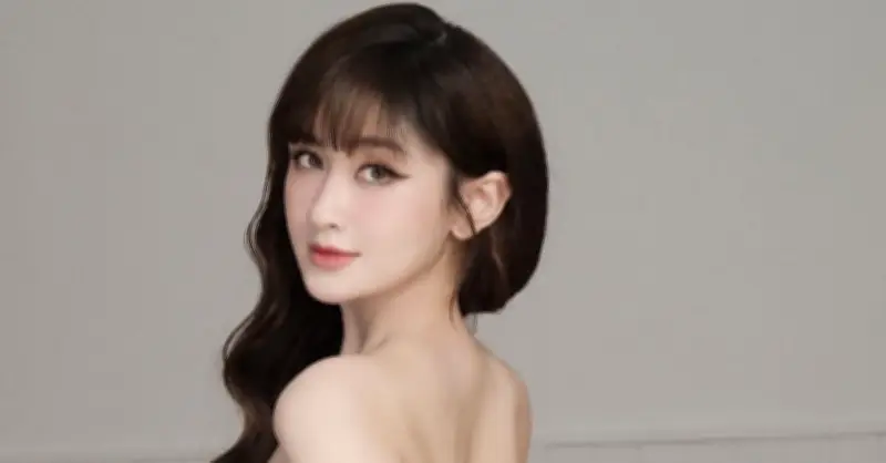 Diễn viên Ngọc Thúy 'Gió làng' VTV: Ngoài đời phụ mẹ bán bún đông khách