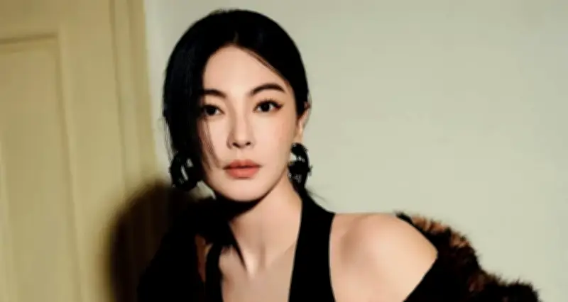 Diễn viên Trương Vũ mất kiểm soát, khán giả phản ứng trên sóng trực tiếp