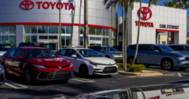 Doanh Số Ô Tô Mỹ Sụt Giảm: Dấu Hiệu Người Tiêu Dùng Thắt Chặt Chi Tiêu