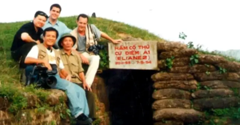 Du khách Anh xuyên Việt tìm kiếm những người lạ từng gặp hơn 30 năm trước