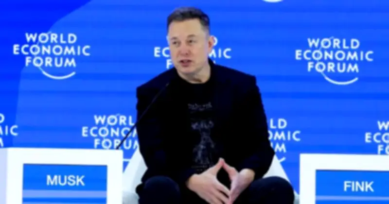 Elon Musk bất ngờ xuất hiện trên TikTok và Instagram giữa lúc SpaceX chuẩn bị IPO