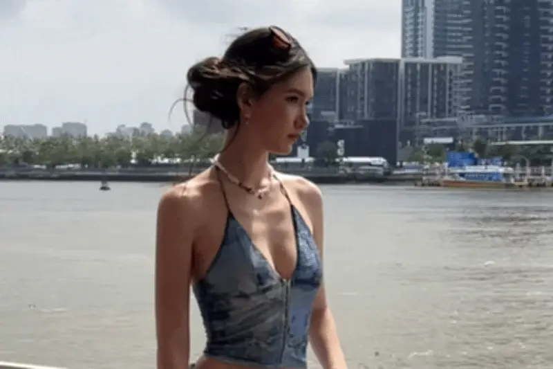 Em gái thủ môn Đặng Văn Lâm bước vào nghề người mẫu với thần thái cuốn hút