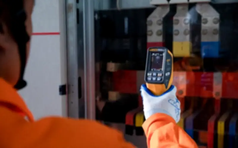 EVNHANOI ứng phó nắng nóng: Nhiệt độ tăng 1°C, điện tiêu thụ tăng 2-3%