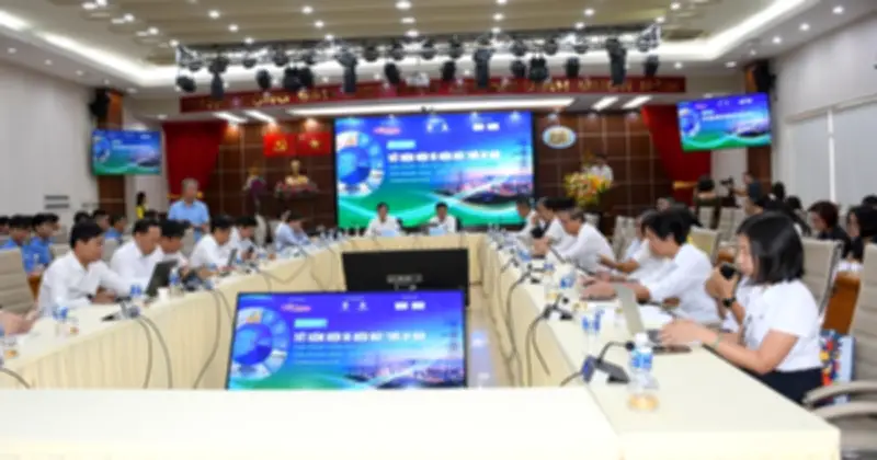 EVNSPC cảnh báo áp lực điện mùa nắng nóng, đẩy mạnh giải pháp tiết kiệm và điện mặt trời