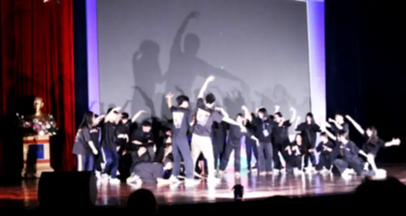 Festival AmsÉlan 2026: Tiếng Pháp cất cánh qua nghệ thuật biểu diễn của học sinh