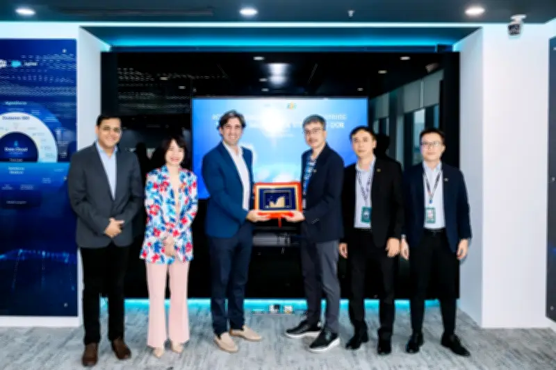 FPT và Salesforce khai trương Trung tâm Đổi mới Dữ liệu và AI đầu tiên tại ASEAN