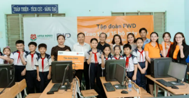 FWD Trao Tặng 1 Tỷ Đồng Máy Tính Cho Học Sinh Khánh Hòa Sau Bão Lũ