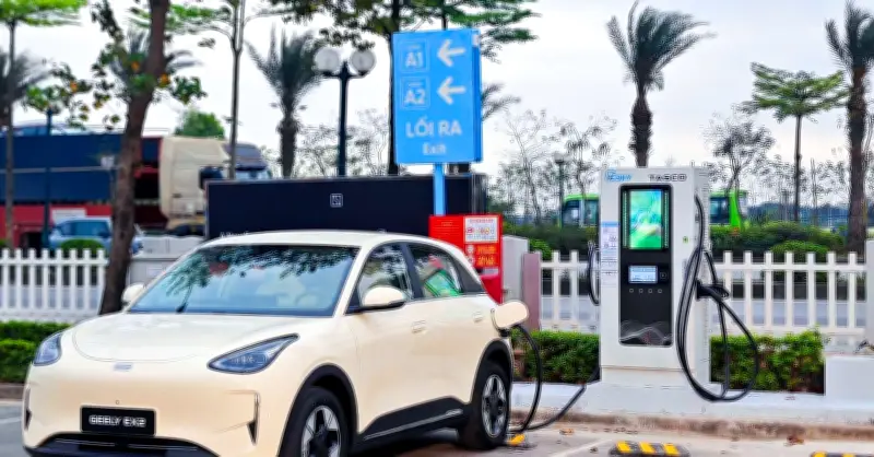 Geely Và Tasco Auto: Chiến Lược 'Sạc Tích Hợp' Giải Bài Toán Lo Âu Cho Người Dùng Xe Điện