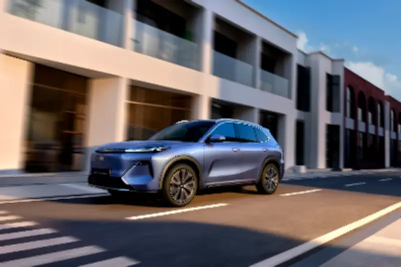 Geely Việt Nam xác lập 3 kỷ lục Việt Nam với dòng xe SUV PHEV Geely EX5 EM-i