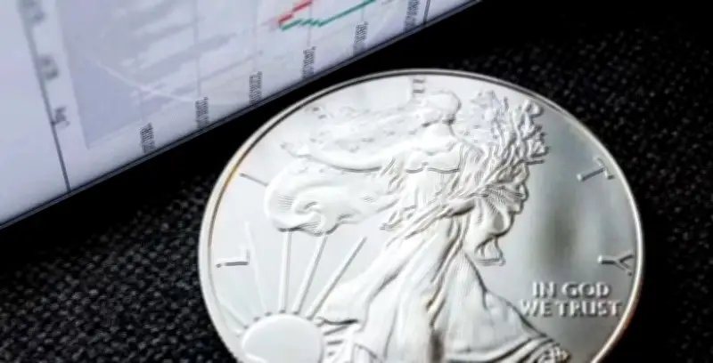 Giá Bạc Biến Động Mạnh: Hà Nội Và TP.HCM Ghi Nhận Chênh Lệch Lớn