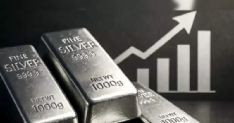 Giá Bạc Bùng Nổ, Thị Trường Đối Mặt Khủng Hoảng Nguồn Cung Chưa Từng Có
