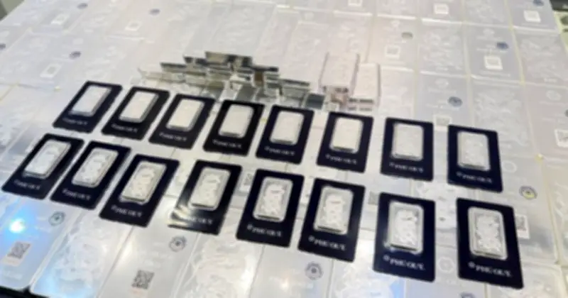 Giá bạc trong nước giảm mạnh 28% từ đỉnh, thế giới ảm đạm