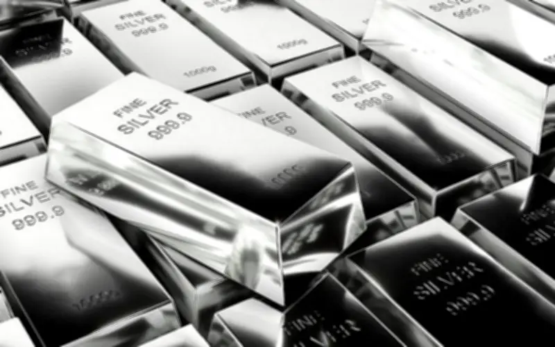 Giá bạc trong nước giảm sâu, thế giới chịu áp lực điều chỉnh