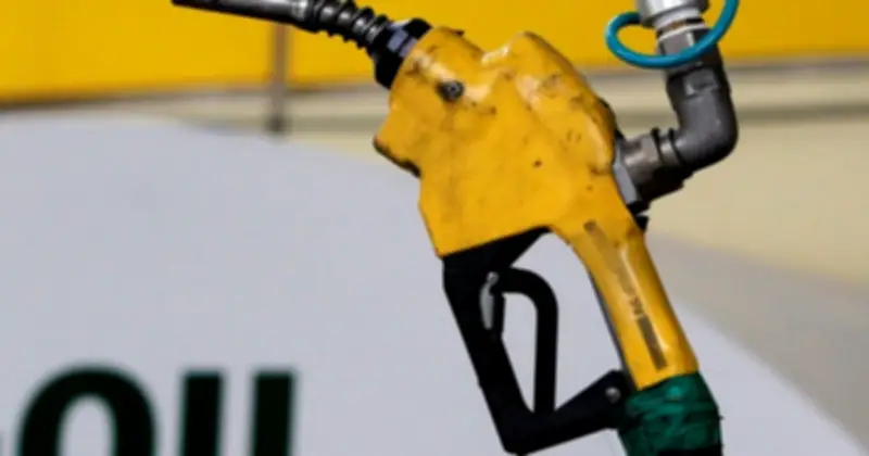 Giá dầu thế giới tăng nhẹ, trong nước giảm mạnh sau biến động Trung Đông