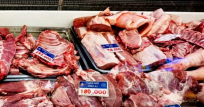 Giá heo hơi tăng nhẹ, thị trường ổn định bất thường trước mùa lễ