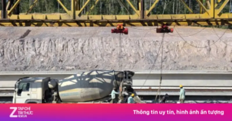 Giá nhiên liệu tăng, nhà thầu cao tốc Khánh Hòa - Buôn Ma Thuột linh hoạt thi công