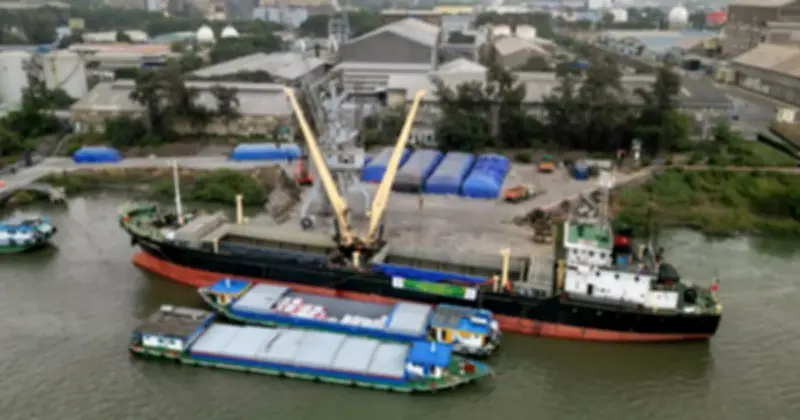 Giá Phân Bón Tăng Vọt Do Xung Đột Trung Đông, Nông Dân Lo Lắng Trước Vụ Mùa