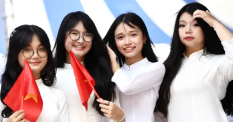 Giá sách giáo khoa năm học 2026-2027 giảm hơn 13%
