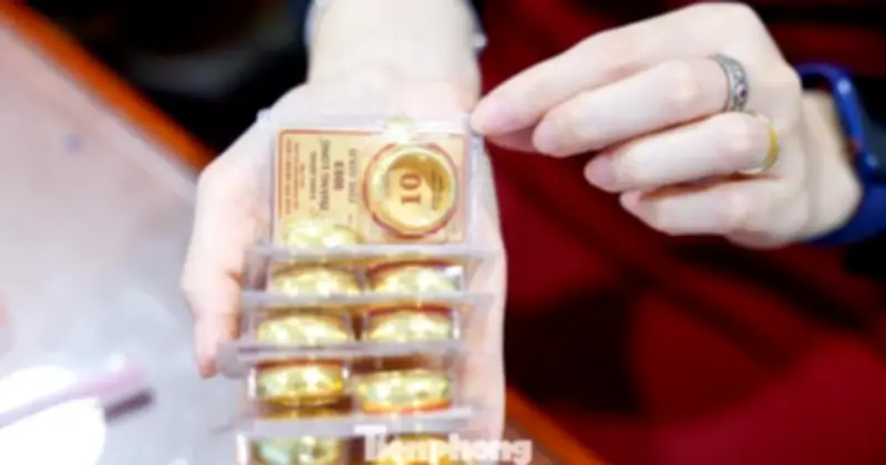 Giá vàng SJC giảm mạnh 1,3 triệu đồng, bạc tăng giá trên thị trường Sài Gòn
