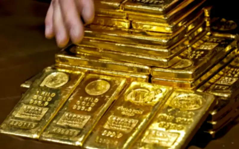 Giá vàng SJC giảm mạnh 900 nghìn đồng/lượng, phản ánh biến động từ thị trường thế giới