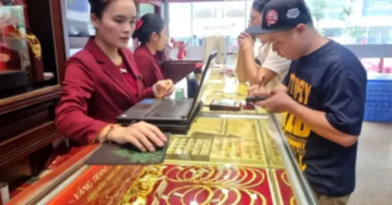 Giá vàng SJC giảm mạnh, bạc giảm gần 1 triệu đồng/kg so với tuần trước