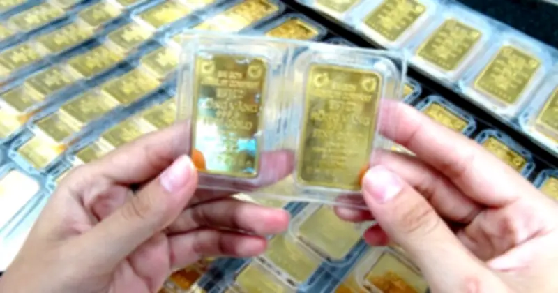 Giá vàng SJC giảm mạnh đầu tuần, thế giới lao dốc 70 USD/ounce