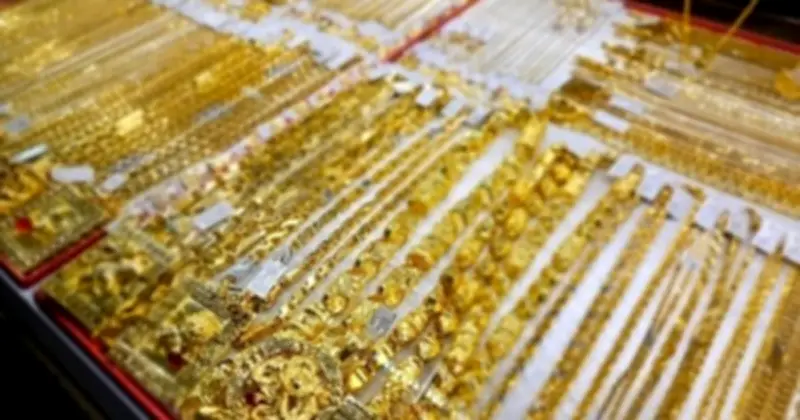 Giá vàng SJC, PNJ, DOJI ổn định, thị trường thế giới biến động mạnh