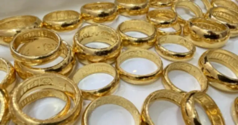 Giá vàng SJC tăng nhẹ 200.000 đồng, chênh lệch với thế giới thu hẹp còn 19 triệu đồng