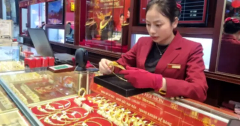 Giá vàng SJC tăng nhẹ nhưng vẫn thấp hơn đỉnh, chênh lệch với thế giới còn cao