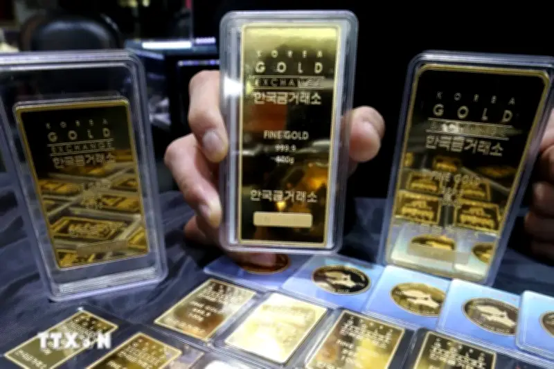 Giá vàng thế giới đi ngang khi nhà đầu tư chờ tín hiệu đàm phán Mỹ - Iran